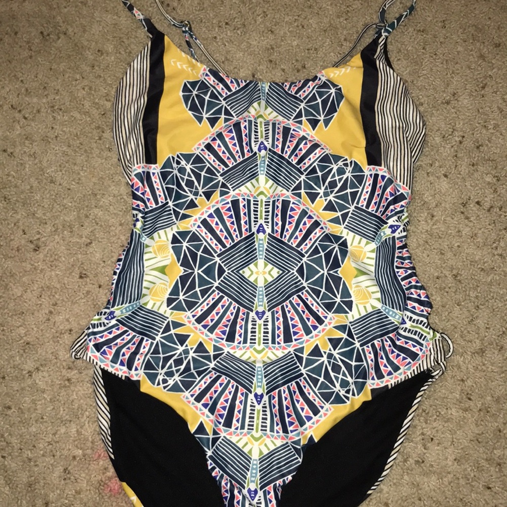 Super cute one piece!